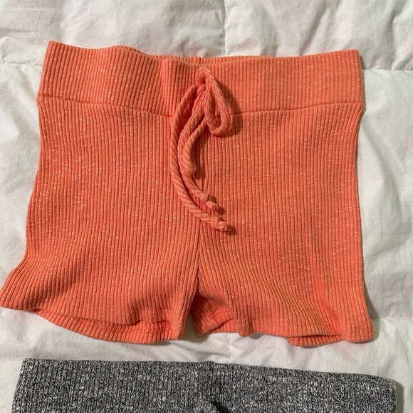 Fashion Nova Women’s Lounge Shorts Small Pink Gray Two Pairs Stretch Comfy NEW - Picture 3 of 7